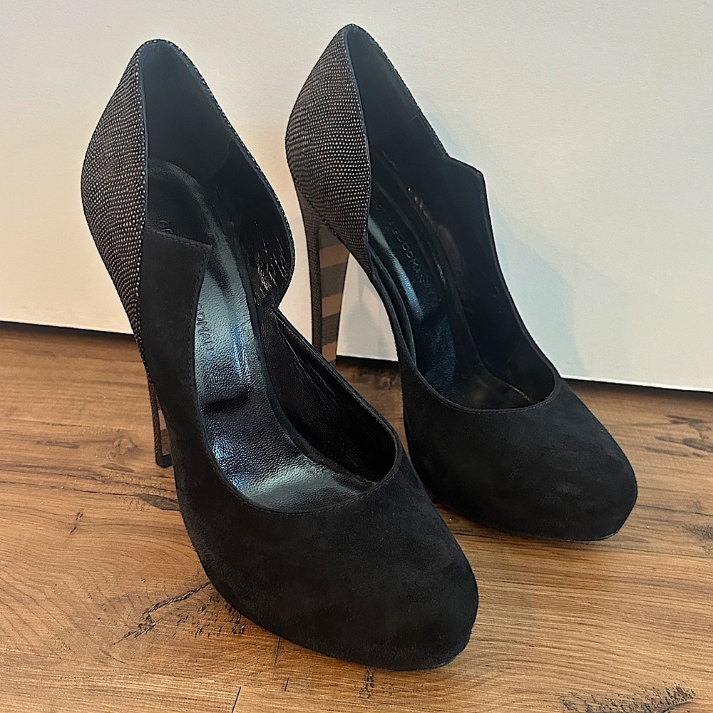 Black Platform High Heels 100% suede and textured pumps.Made in Italy.